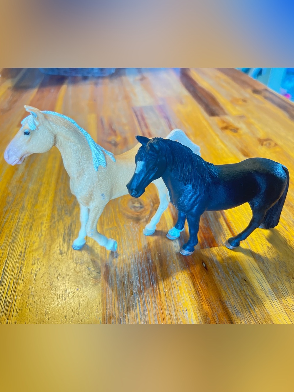 Two-Piece Kids Horse Figurine Set - Black and Cream